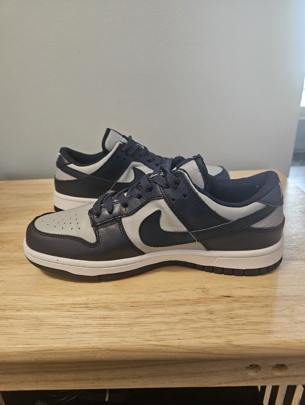 Nike Dunk Low Retro Georgetown Sneakers - Size 8 - Picture 4 of 9